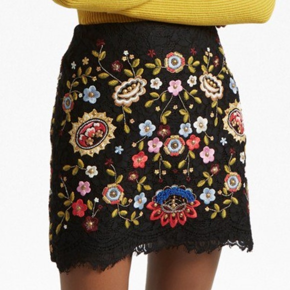 French Connection Dresses & Skirts - French Connection | MAZIE FLORAL MINI SKIRT
